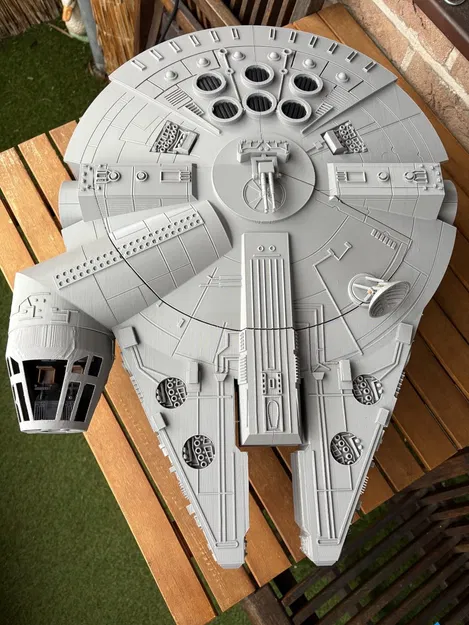 Smuggler-Class Light Freighter – Tàu vận tải hạng nhẹ cho dân buôn lậu (in 3D) - Image 13