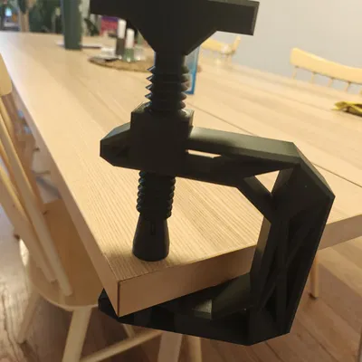 C-clamp 3D Print (3 chi tiết) – Có screw/thread in được, parametric