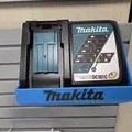 Giá đỡ sạc pin Makita cho bàn, gắn tường, pegboard hoặc slatwall - Thumbnail 1