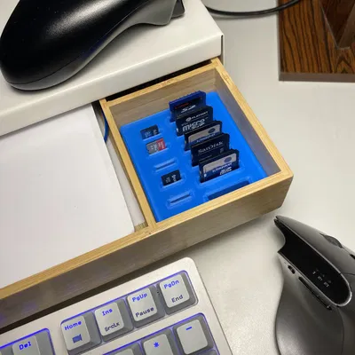 IKEA ELLOVEN - Khay đựng thẻ SD