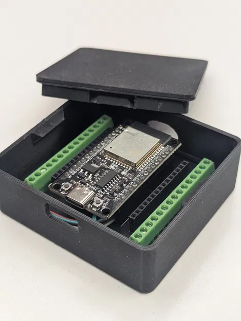 Vỏ hộp cho board phát triển ESP32 (ESP32 development board enclosure) - Image 1