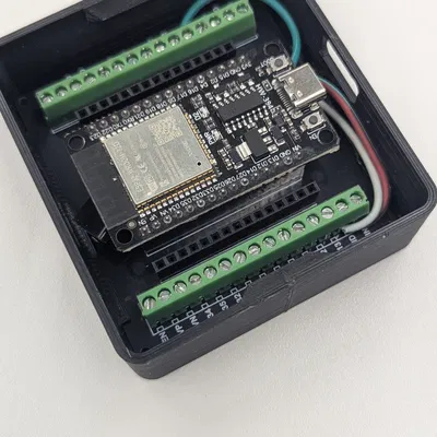 Vỏ hộp cho board phát triển ESP32 (ESP32 development board enclosure)