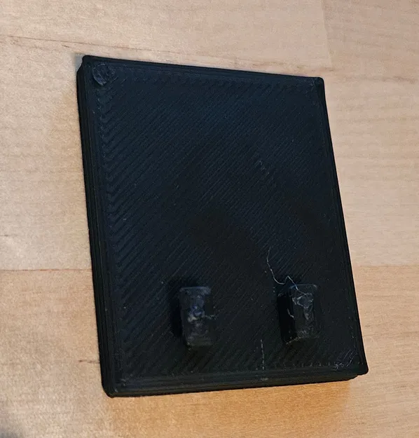 Ngàm gắn VTech Baby Monitor sát tường bằng command strip - Image 1