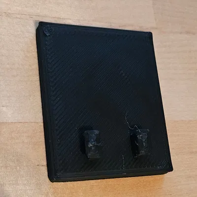 Ngàm gắn VTech Baby Monitor sát tường bằng command strip