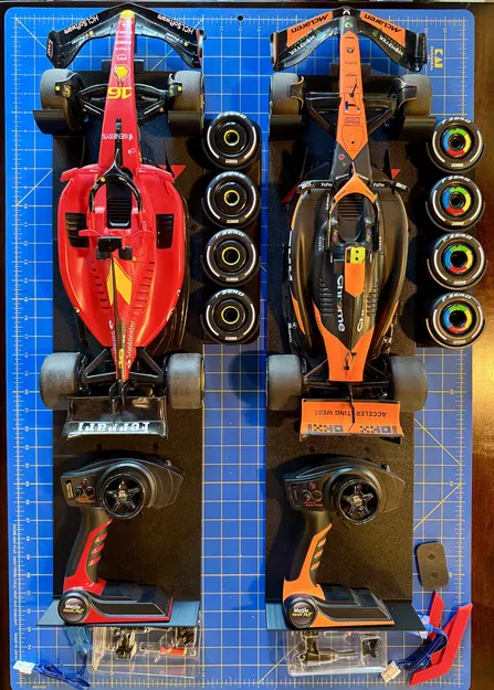 Móc Treo Tường Xe F1 R/C (Wall Hanger) - Image 1