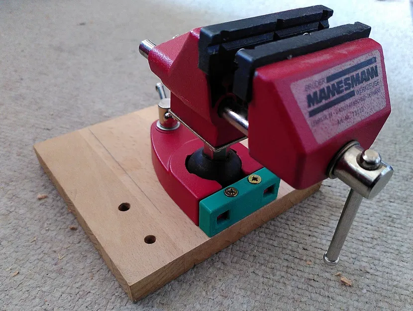 Thay đế kẹp bàn cho Mannesmann mini vise (Mannesmann suction vise base replacement) - Image 1