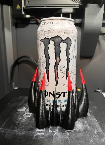 Monster Holder – Giá đỡ lon Monster - Image 1