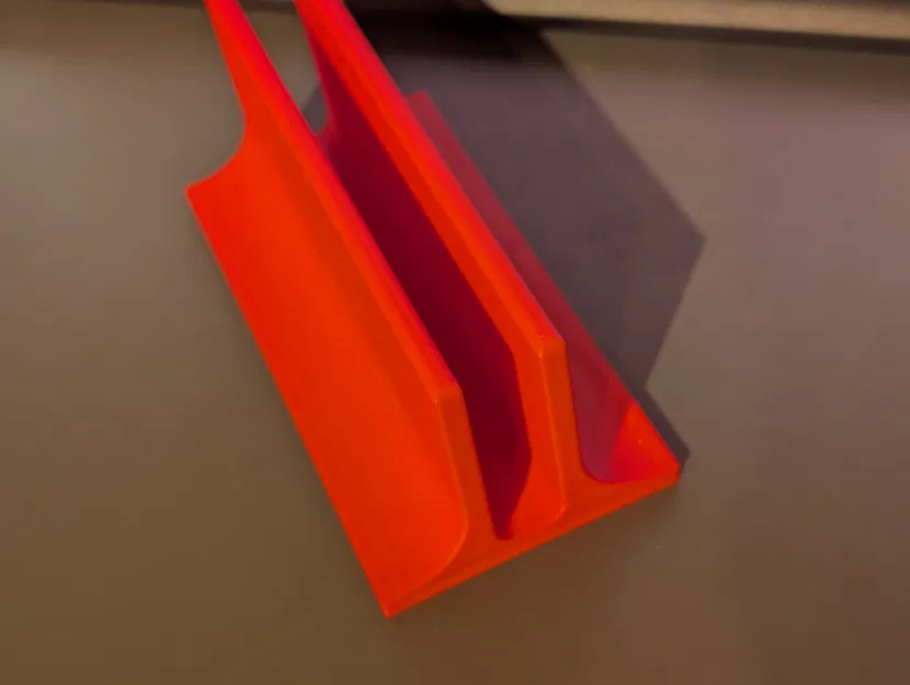 Giá Đỡ Tablet Dựng Dọc Đơn Giản - Image 1