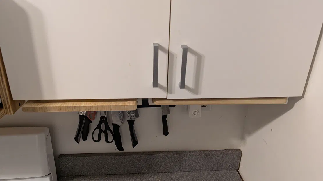 Giá treo thớt dưới tủ bếp – Giải phóng không gian mặt bàn! - Image 2