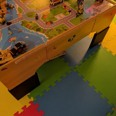 Riser nâng chân bàn tàu hỏa Hobby Lobby Play Train Table