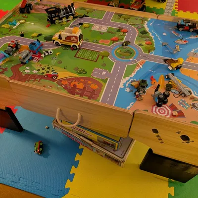 Riser nâng chân bàn tàu hỏa Hobby Lobby Play Train Table