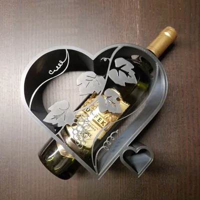 Giá đỡ chai rượu vang hình trái tim