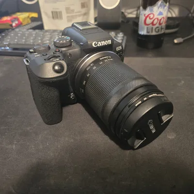 Canon EOS R10 kèm ống kính 18-150mm