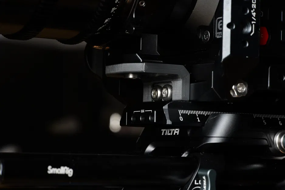 Gá đỡ DZO Lens Adapter cho Tilta cage của Pyxis 6K - Image 1