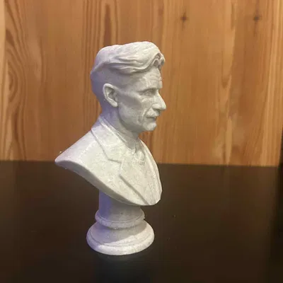 George Orwell (Eric Arthur Blair) – Tượng bán thân