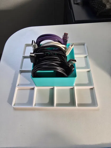 Gridfinity Cable Storage 2x2 - Image 2