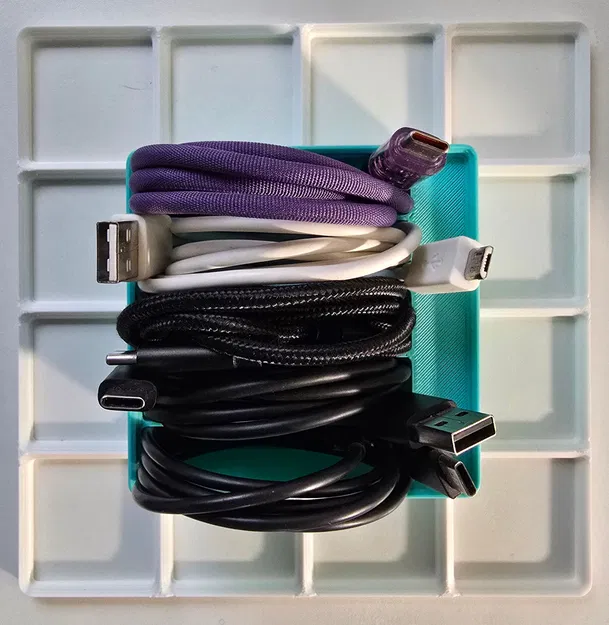 Gridfinity Cable Storage 2x2 - Image 3