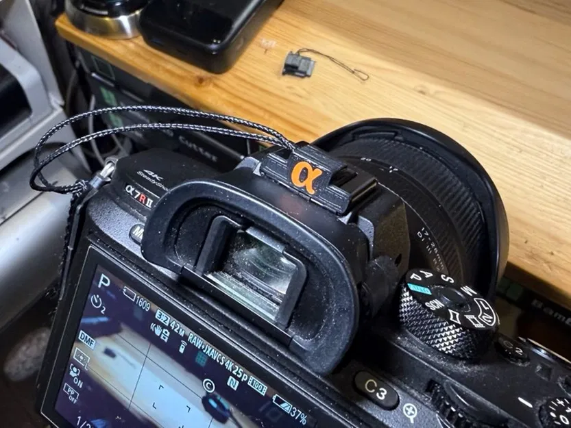 Nắp hot shoe Sony kèm dây giữ an toàn - Image 5