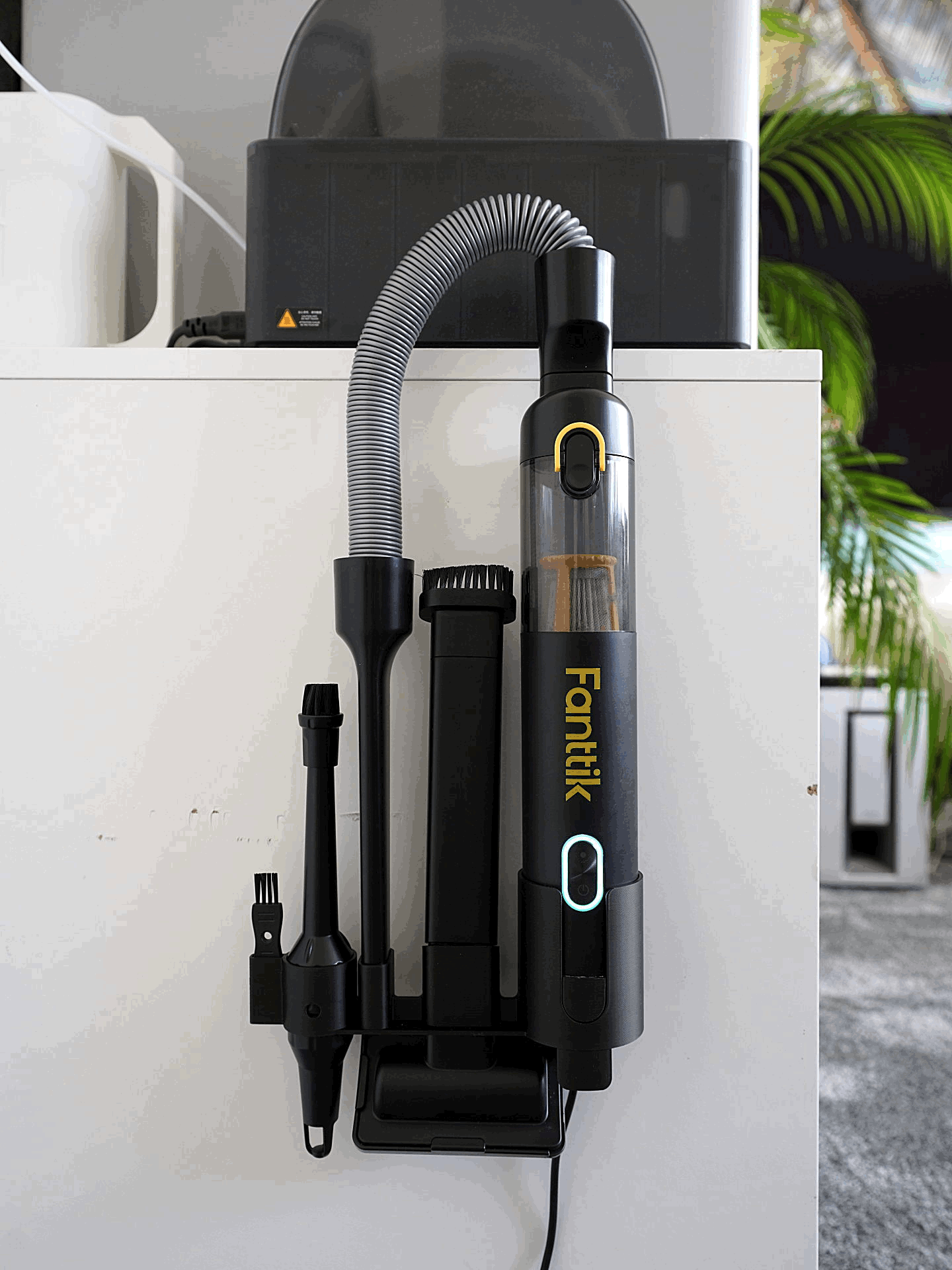 Khung lưu trữ & sạc cho Fanntik V8 Apex - Image 1