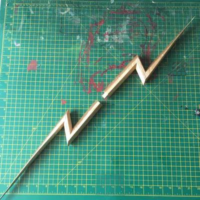 THUNDERBOLT (Thor: Love and Thunder) – Vũ khí của Zeus