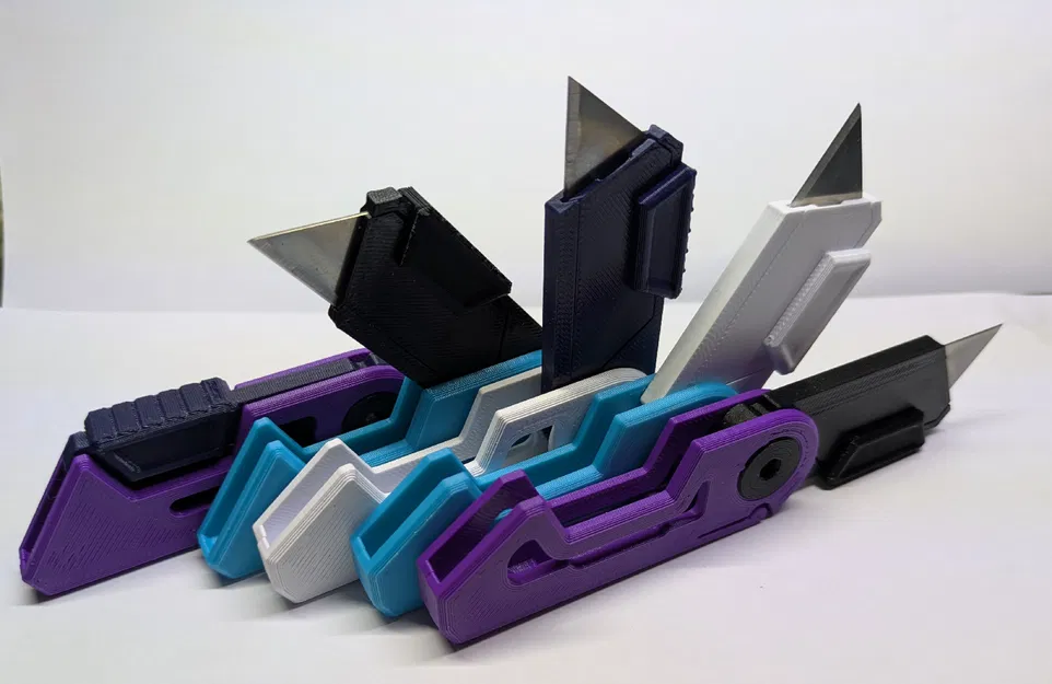 Tay Kẹp Lưỡi Dao Rọc Giấy Gập Gọn (Foldable Utility Knife Blade Holder) - Image 1