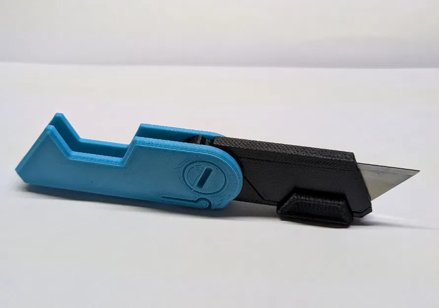 Tay Kẹp Lưỡi Dao Rọc Giấy Gập Gọn (Foldable Utility Knife Blade Holder) - Image 3