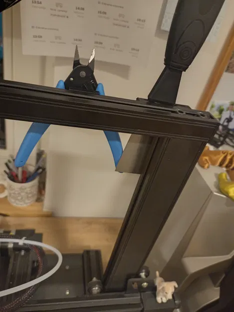 Giá đỡ kìm cắt cho Ender 3 - Image 2