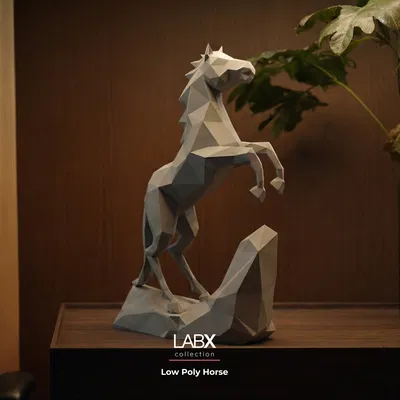 Tượng Ngựa Chồm Low Poly (Low Poly Rearing Horse Sculpture)
