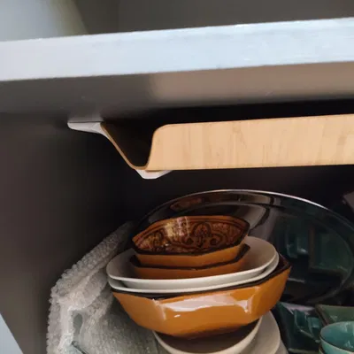 Giá đỡ khay Ikea SILVERHAJMAL gắn dưới kệ