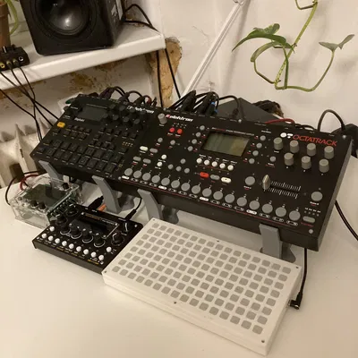 Giá đỡ máy Elektron MK1 / stand cho dòng Digi