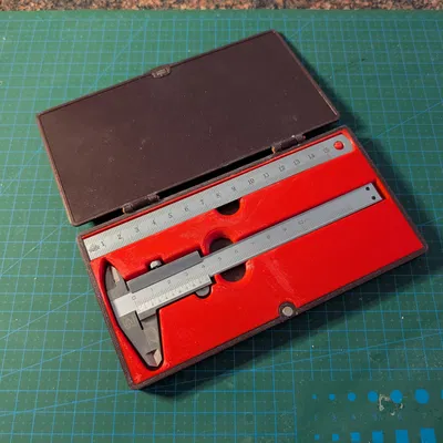 Hộp đựng thước cặp bỏ túi và thước kim loại (Case für Taschen-Messschieber und Massstab)