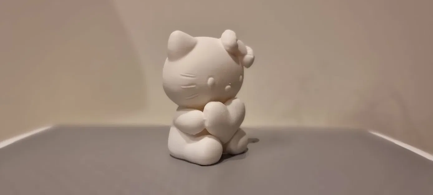 Tượng mô hình Hello Kitty cầm trái tim - Image 4