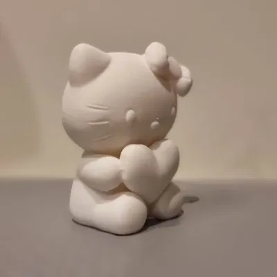 Tượng mô hình Hello Kitty cầm trái tim