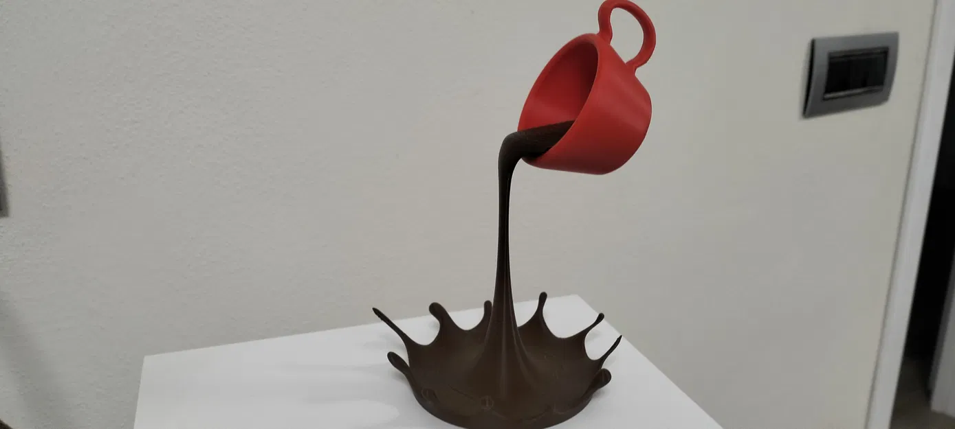 Ly cà phê lơ lửng (Floating coffee cup) - Image 2