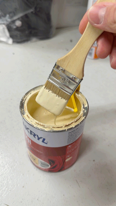 Brush Wiper – Kẹp quẹt cọ gắn miệng lon sơn