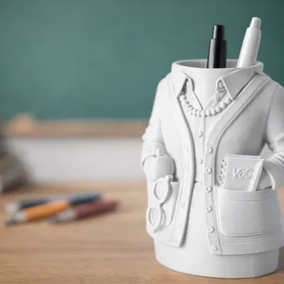 Ống Cắm Bút Thầy Cô Cổ Điển – Phụ Kiện Bàn Làm Việc Phong Cách Old School