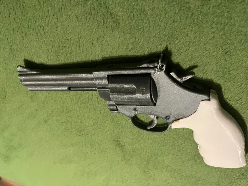 Revolver - Smith&Wesson 686 (tỉ lệ 1:1) - Image 8