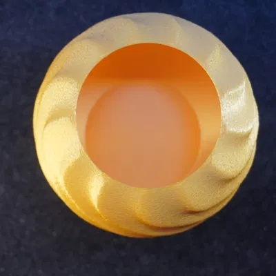 Bình hoa xoắn (Vase twisted)