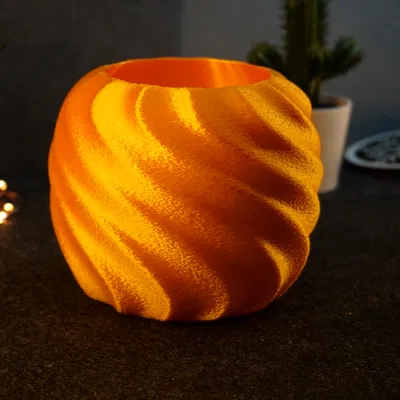 Bình hoa xoắn (Vase twisted)