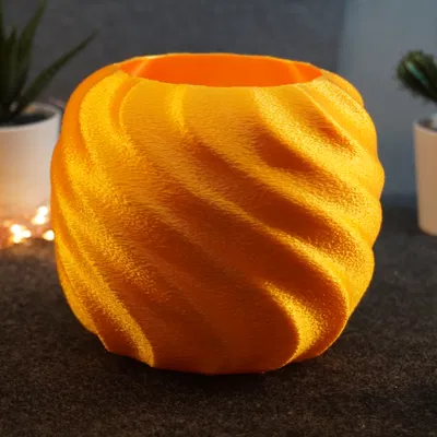 Bình hoa xoắn (Vase twisted)