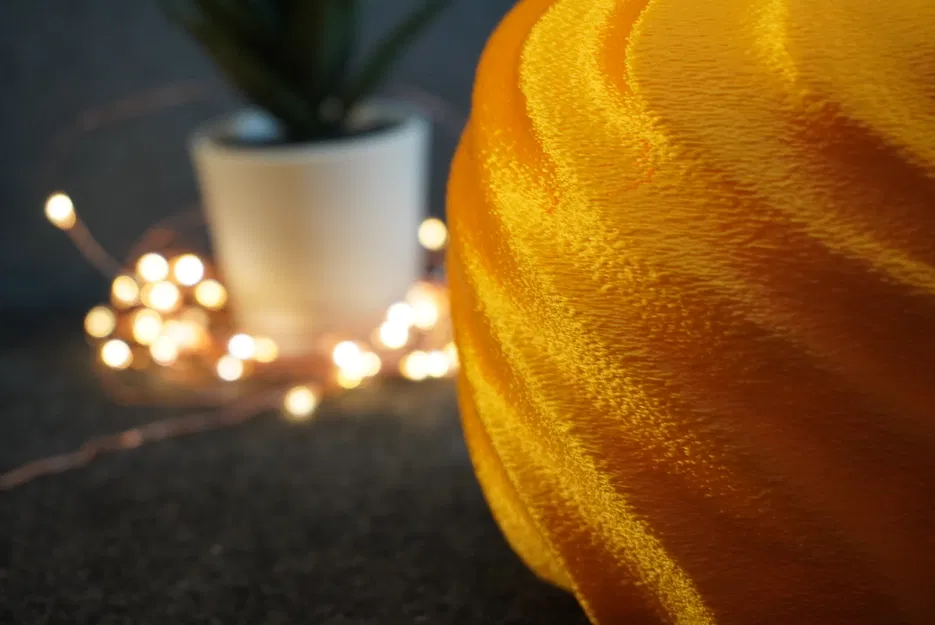 Bình hoa xoắn (Vase twisted) - Image 5