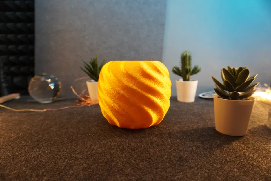 Bình hoa xoắn (Vase twisted) - Image 9