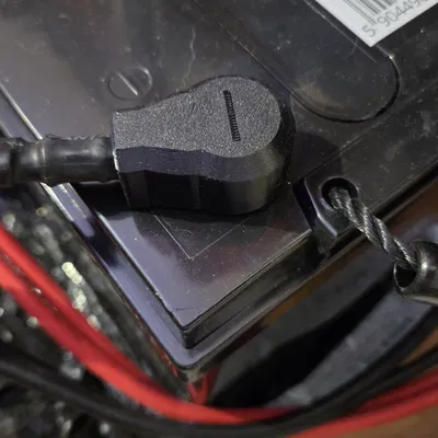 Nắp che đầu cọc bình gel & AGM dùng ốc M8