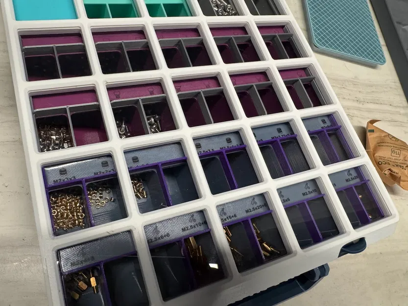 Gridfinity: Phụ kiện vách chia 10x cho bin 5x2 dùng trong case - Image 1