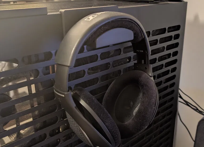 Giá treo tai nghe kẹp hông case HAVN 420 (HAVN 420 PC Case Headphone Holder) - Image 2