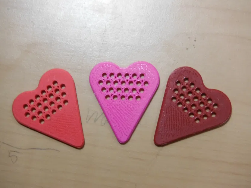 Pick đàn guitar bát giác hình trái tim - Image 1