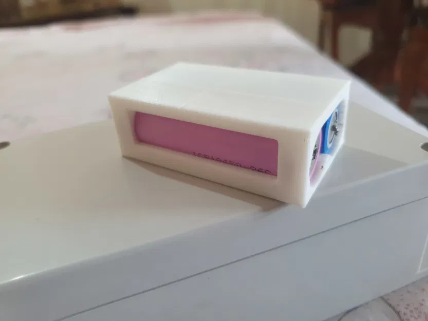 Giá đỡ 2 pin 18650 kiêm vỏ enclosure (in PLA) - Image 1