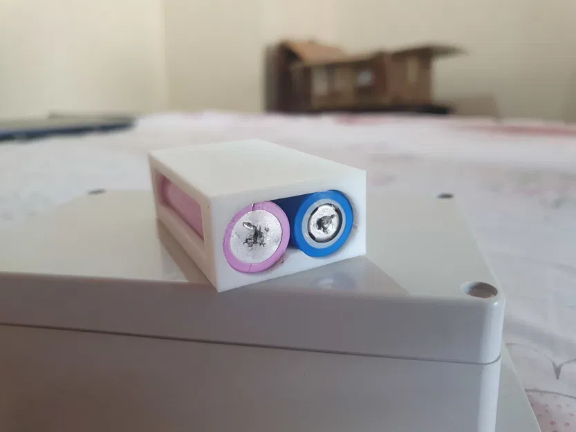 Giá đỡ 2 pin 18650 kiêm vỏ enclosure (in PLA) - Image 3