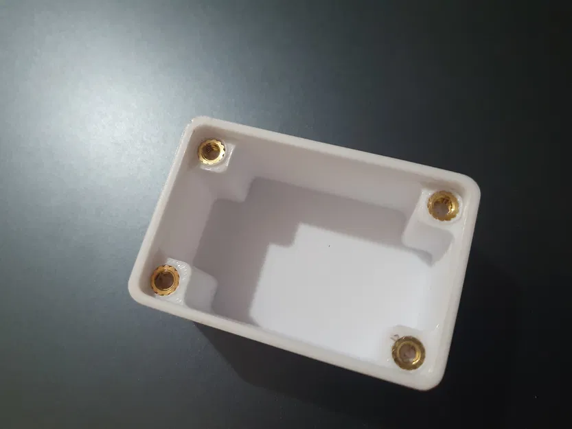 Hộp tuỳ chỉnh kích thước, nắp khít, có Heat Inserts cho vít - Image 4