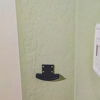 Bracket treo tường trưng bày skateboard deck theo chiều dọc (Vertical)